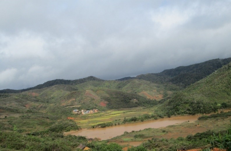 Étude d’impact environnemental et social, réalisation du plan d’action de réinstallation (PAR) de la composante « Barrage » –  Projet d’aménagement hydroélectrique de Sahofika, Madagascar