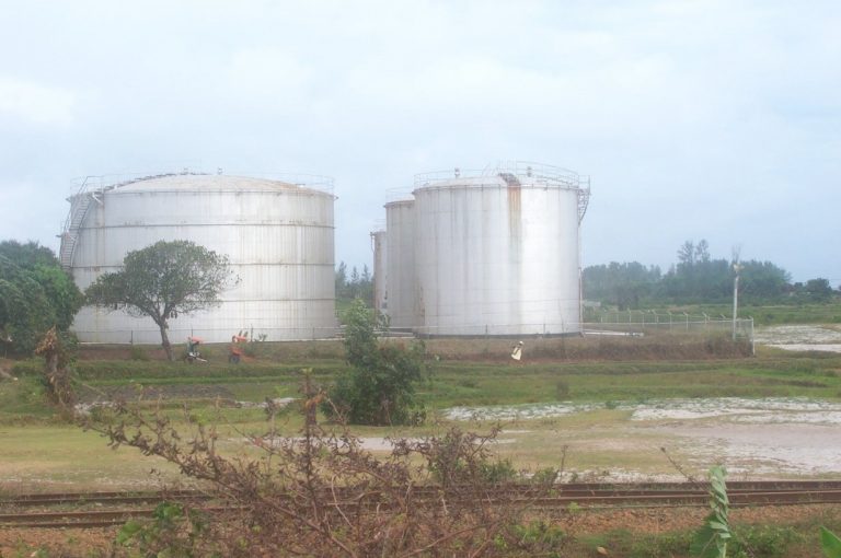 Étude d’impact environnemental d’un site de traitement d’hydrocarbures 